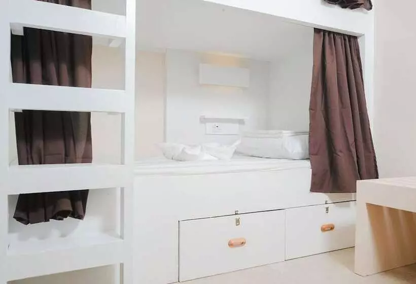 ホテル The A Hostel