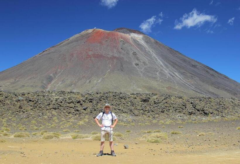 בית מלון כפרי Tongariro Adventures