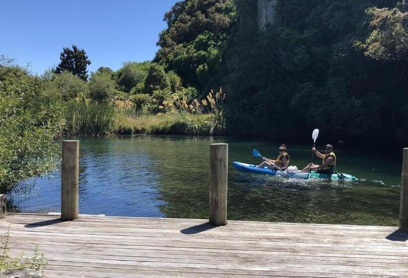 בית מלון כפרי Tongariro Adventures