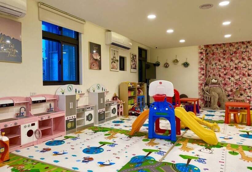 هتل Flower's Home