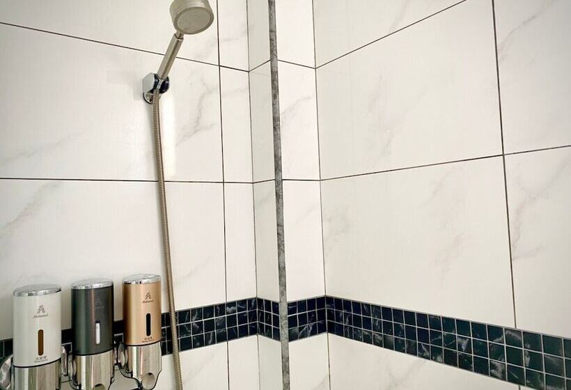 هتل Flower's Home