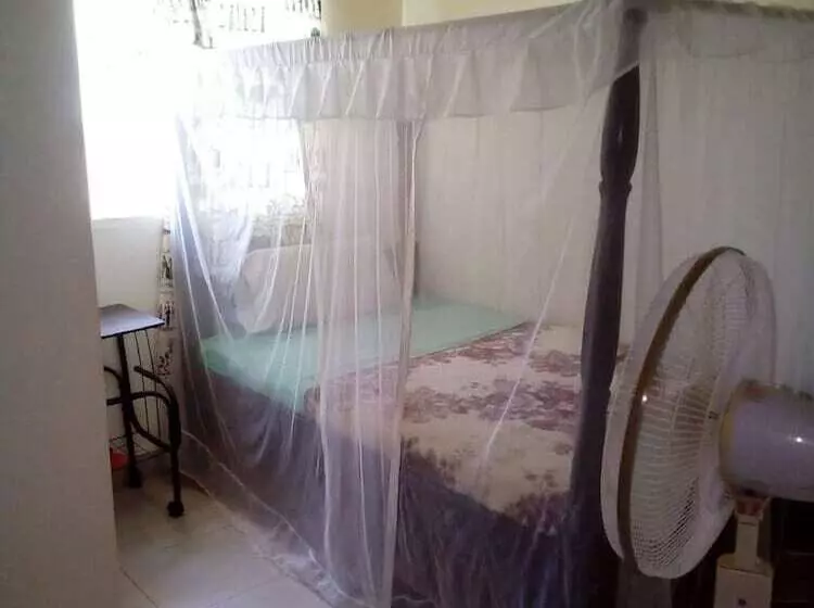 هتل Paulice Guest House
