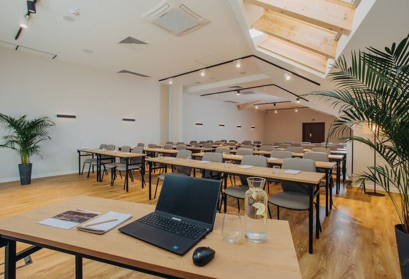 هتل Elements Apartments