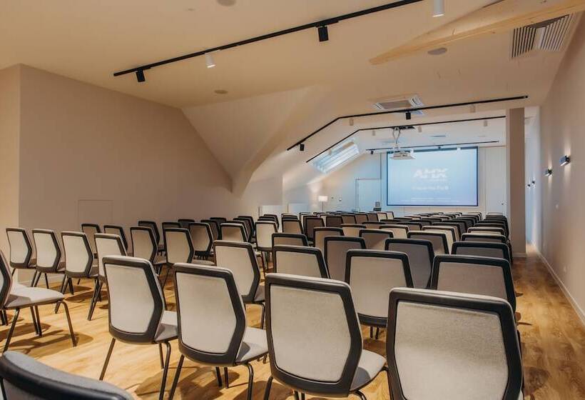 هتل Elements Apartments