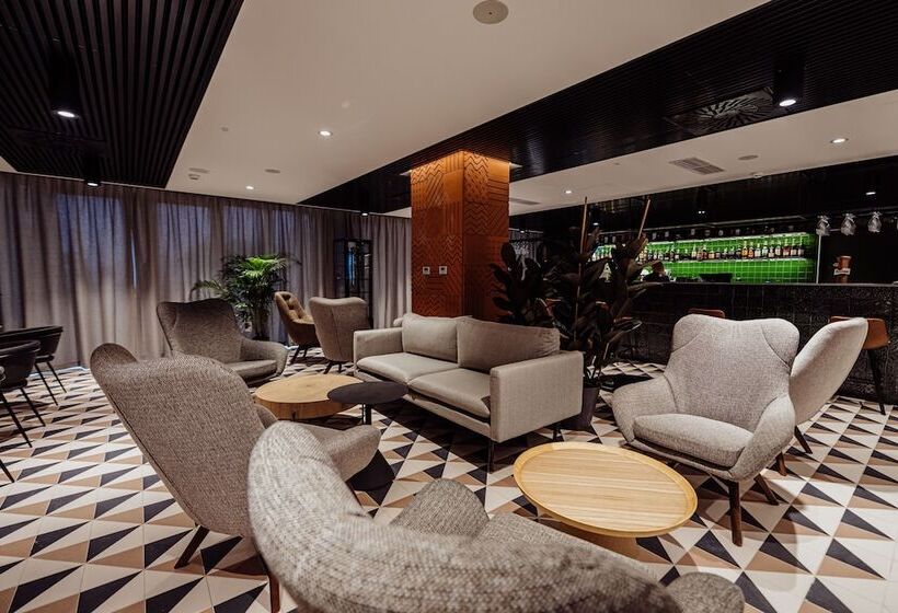 هتل Elements Apartments