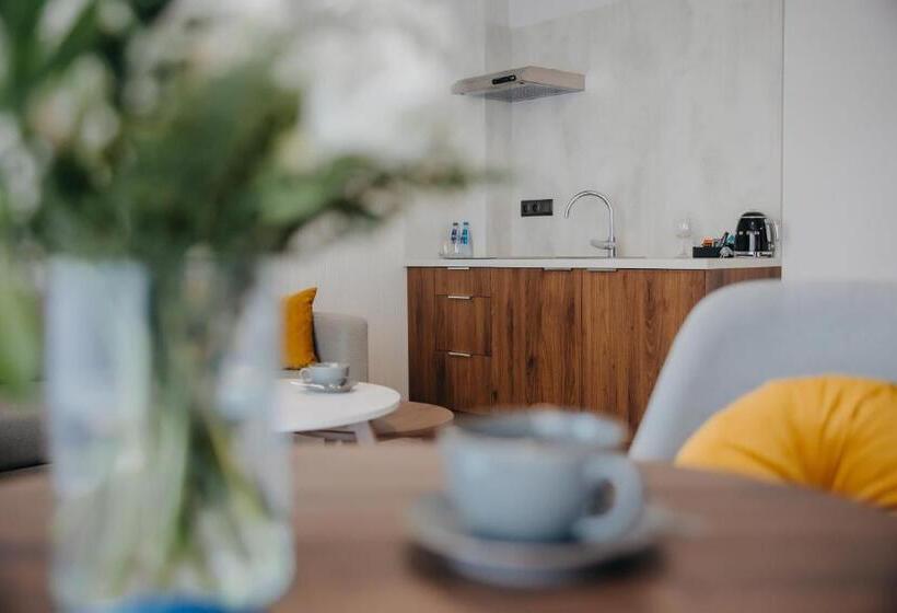 هتل Elements Apartments