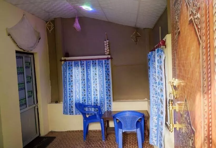 هتل Indigenous Bufferzone Community Homestay