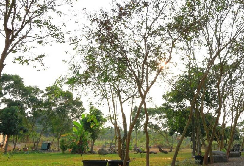 هتل 嘉義竹崎白樹腳驛棧萬坪生態包棟烤肉親子民宿