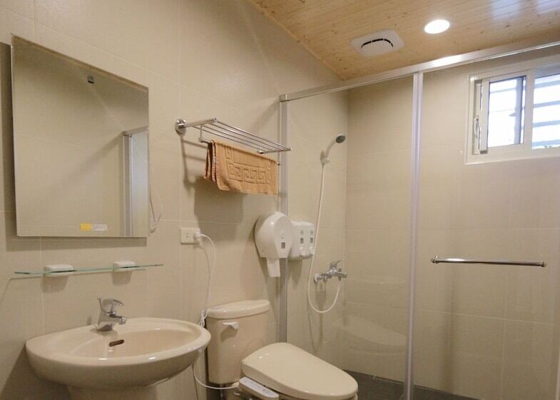 هتل 嘉義竹崎白樹腳驛棧萬坪生態包棟烤肉親子民宿