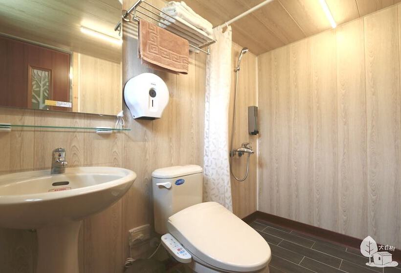 هتل 嘉義竹崎白樹腳驛棧萬坪生態包棟烤肉親子民宿