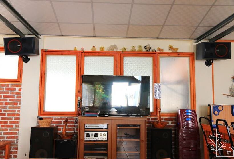 هتل 嘉義竹崎白樹腳驛棧萬坪生態包棟烤肉親子民宿