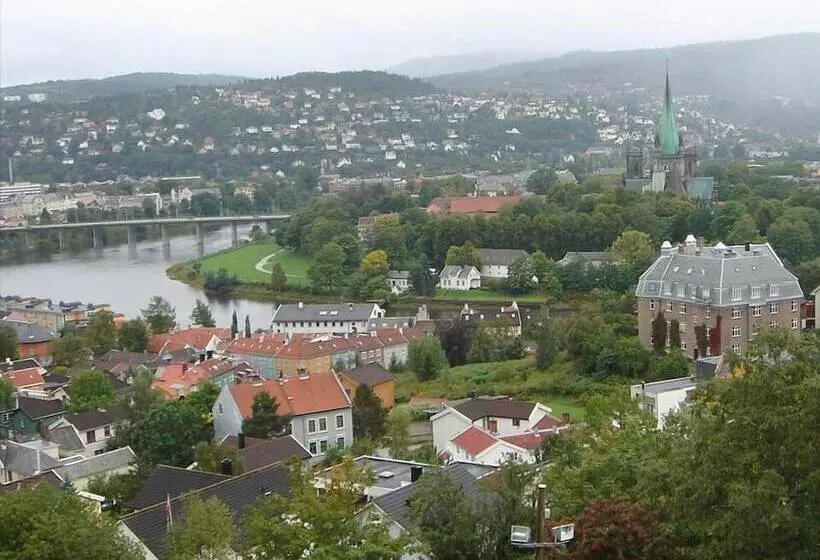 ホテル Nidaros Pilegrimsgård