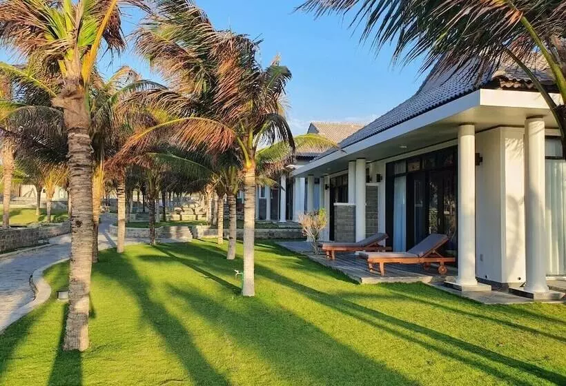 هتل Starlight Villa Beach Resort & Spa