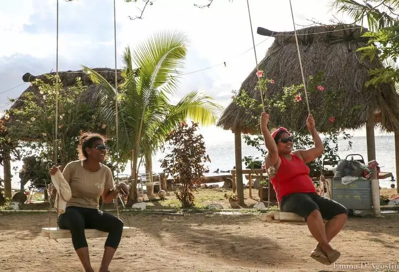 Hotelli Vatia Beach Eco Lodge   Hostel