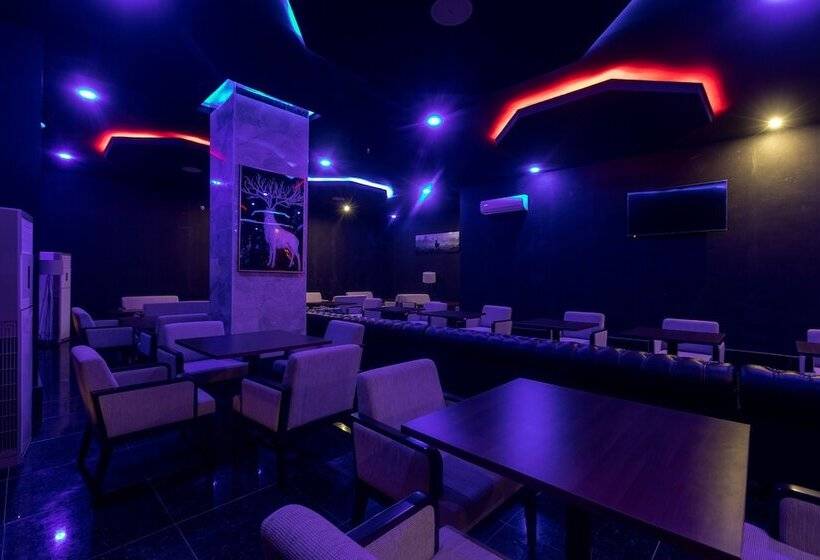 Johnwood Hotel By Bolton