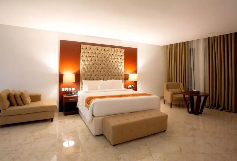 Johnwood Hotel By Bolton