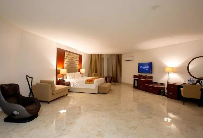 Johnwood Hotel By Bolton