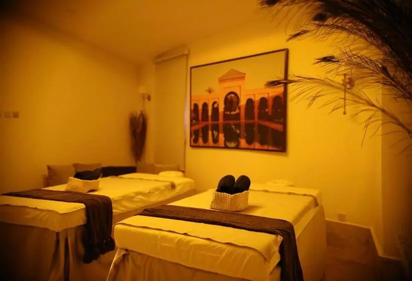 Johnwood Hotel By Bolton