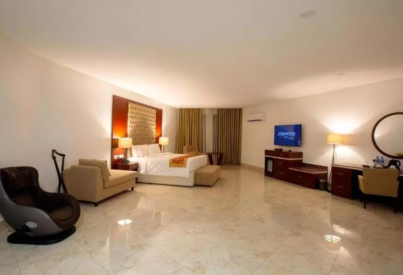 Johnwood Hotel By Bolton