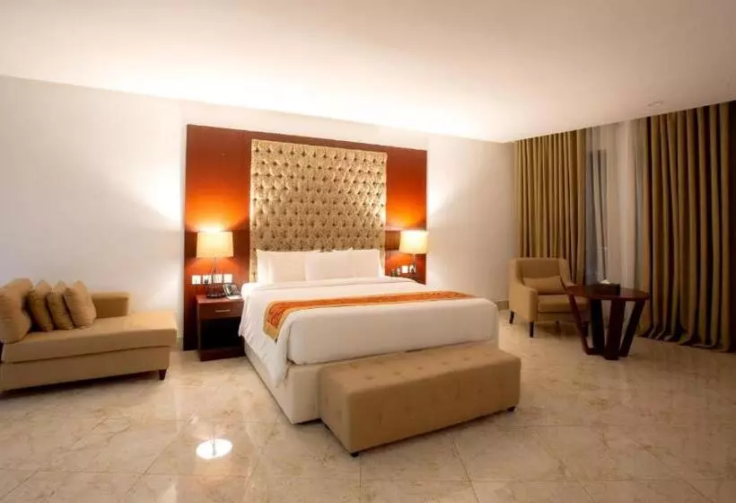 Johnwood Hotel By Bolton