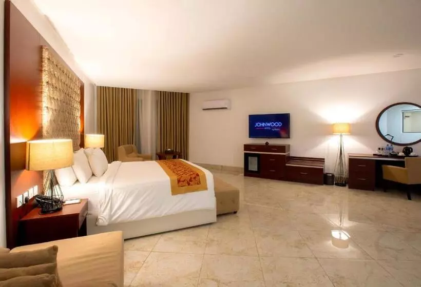 Johnwood Hotel By Bolton