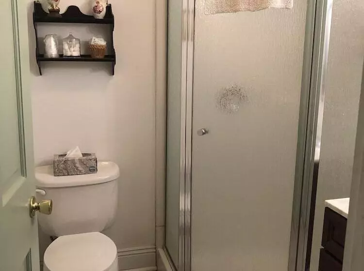 Alpine Haus Bed & Breakfast Inn