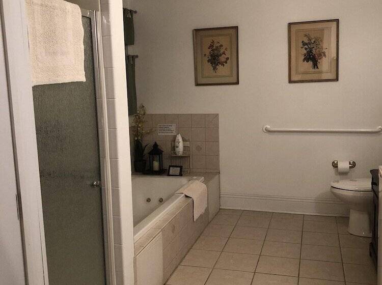 Alpine Haus Bed & Breakfast Inn