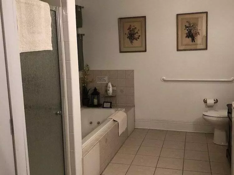 Alpine Haus Bed & Breakfast Inn