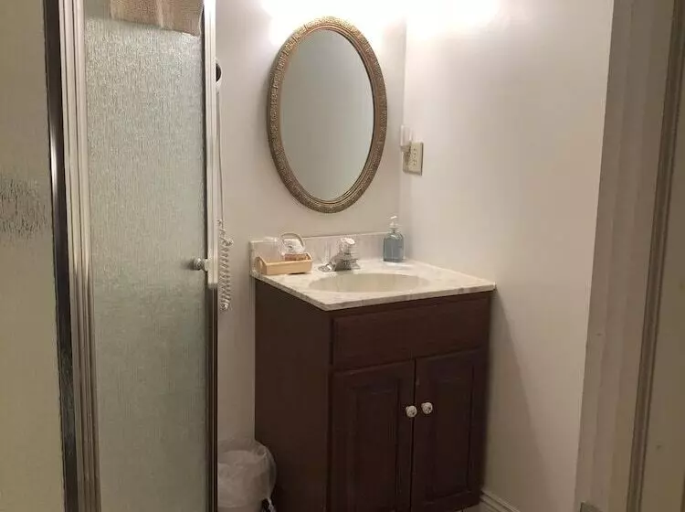 Alpine Haus Bed & Breakfast Inn