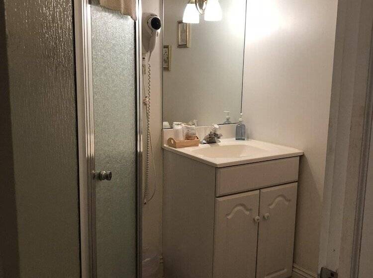 Alpine Haus Bed & Breakfast Inn