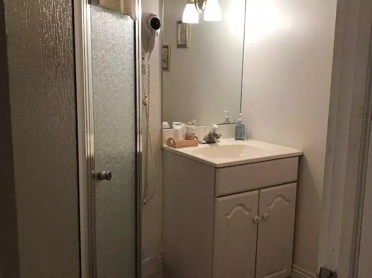 Alpine Haus Bed & Breakfast Inn