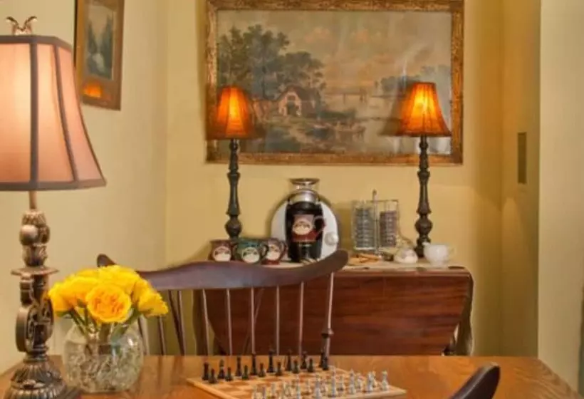 Alpine Haus Bed & Breakfast Inn