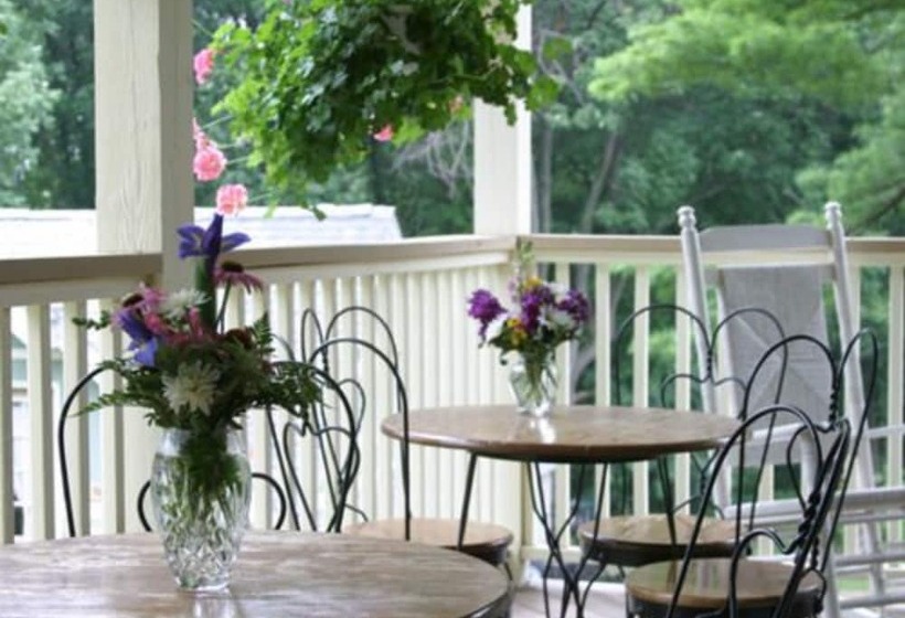 Alpine Haus Bed & Breakfast Inn