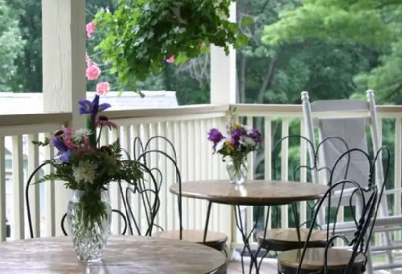 Alpine Haus Bed & Breakfast Inn