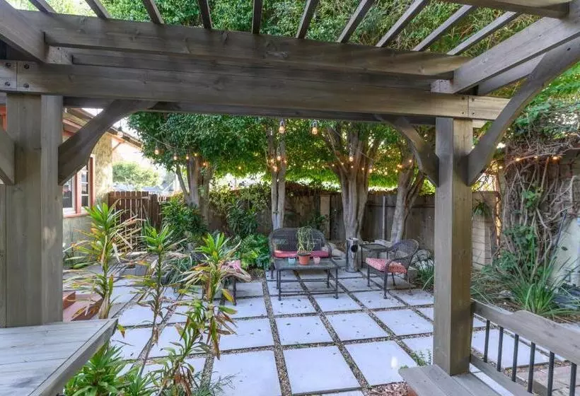 ベッドアンドブレックファースト Beachrunners Inn