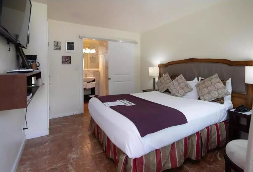 Aamiaismajoitus (B&B) The Vendange Carmel Inn & Suites