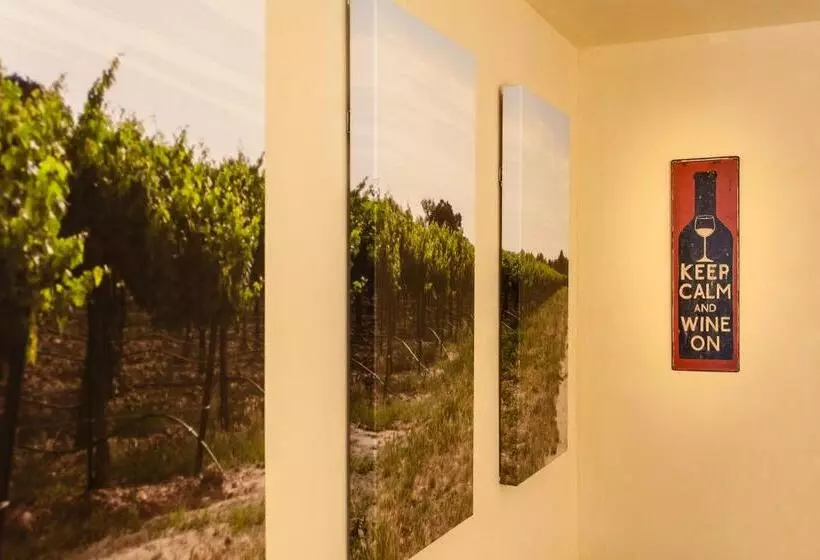 Aamiaismajoitus (B&B) The Vendange Carmel Inn & Suites