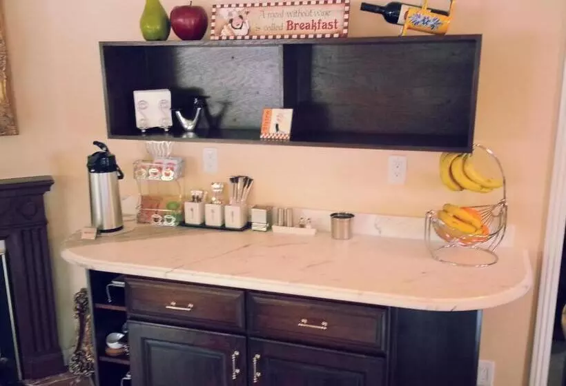 Aamiaismajoitus (B&B) The Vendange Carmel Inn & Suites