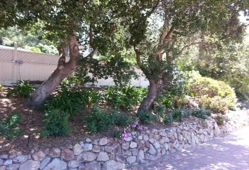 Aamiaismajoitus (B&B) The Vendange Carmel Inn & Suites