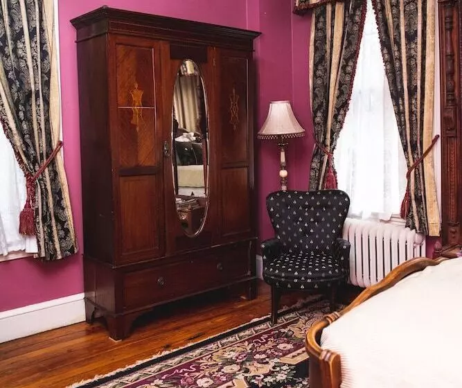 Faunbrook Bed & Breakfast