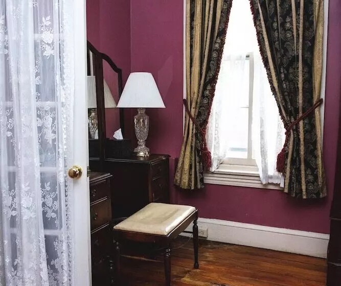 Faunbrook Bed & Breakfast