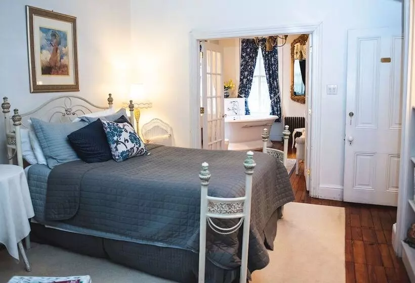 Faunbrook Bed & Breakfast