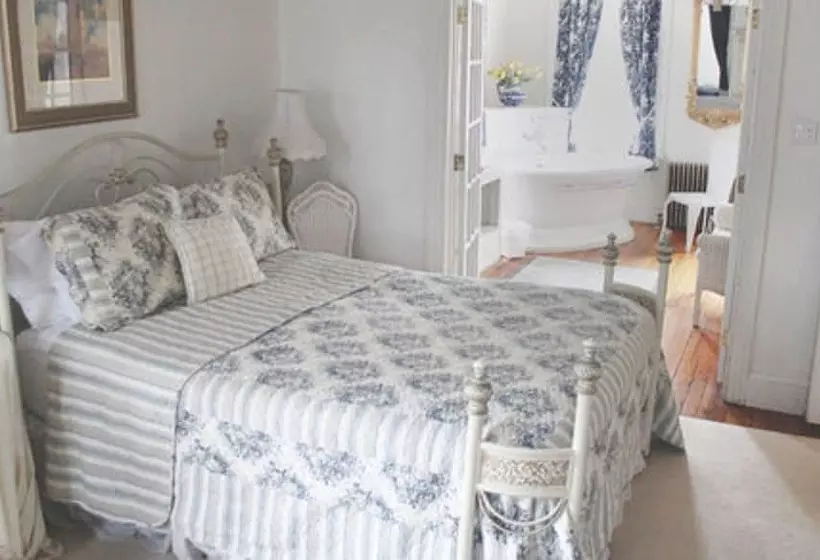 Faunbrook Bed & Breakfast