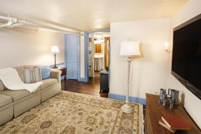 Holladay House Bed And Breakfast