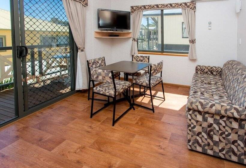 فندق Big4 Whiters Holiday Village