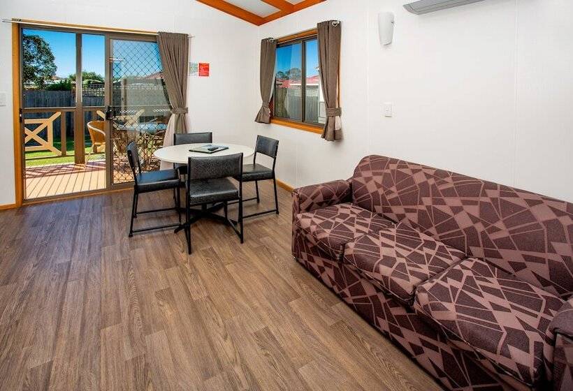 فندق Big4 Whiters Holiday Village