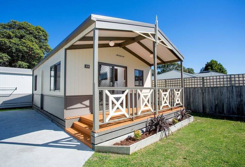 فندق Big4 Whiters Holiday Village