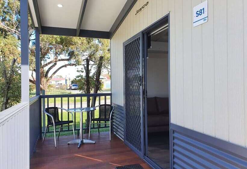 فندق Big4 Whiters Holiday Village