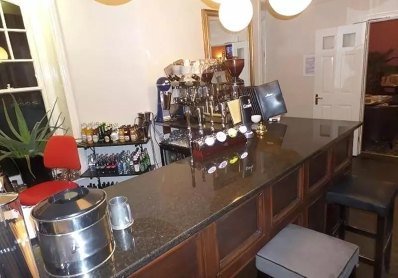 Hotel Bossiney House