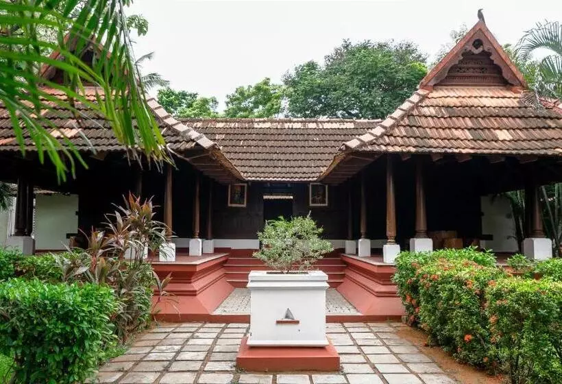 בית מלון כפרי Green Meadows Resort